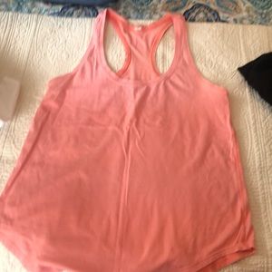 Lululemon T Shirt